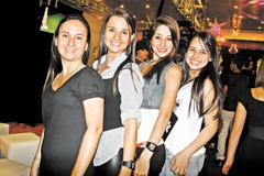 Melissa Gonzales, Milena Gonzales, Jéssica Gonzales e Caroline Gonzales no Shopping dos Noivos da última semana